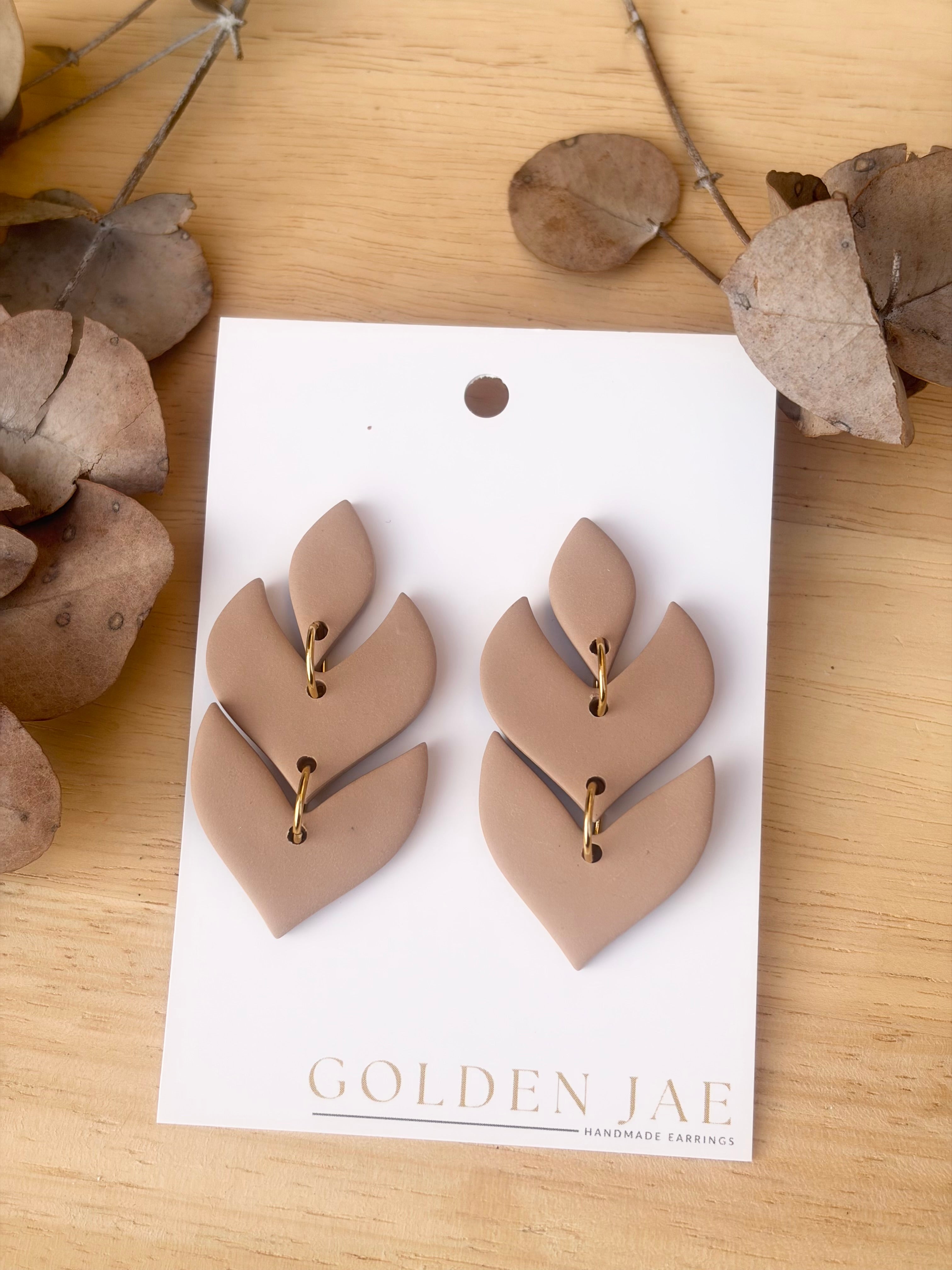 August Dangles #01