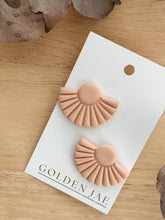 Load image into Gallery viewer, Fan Studs
