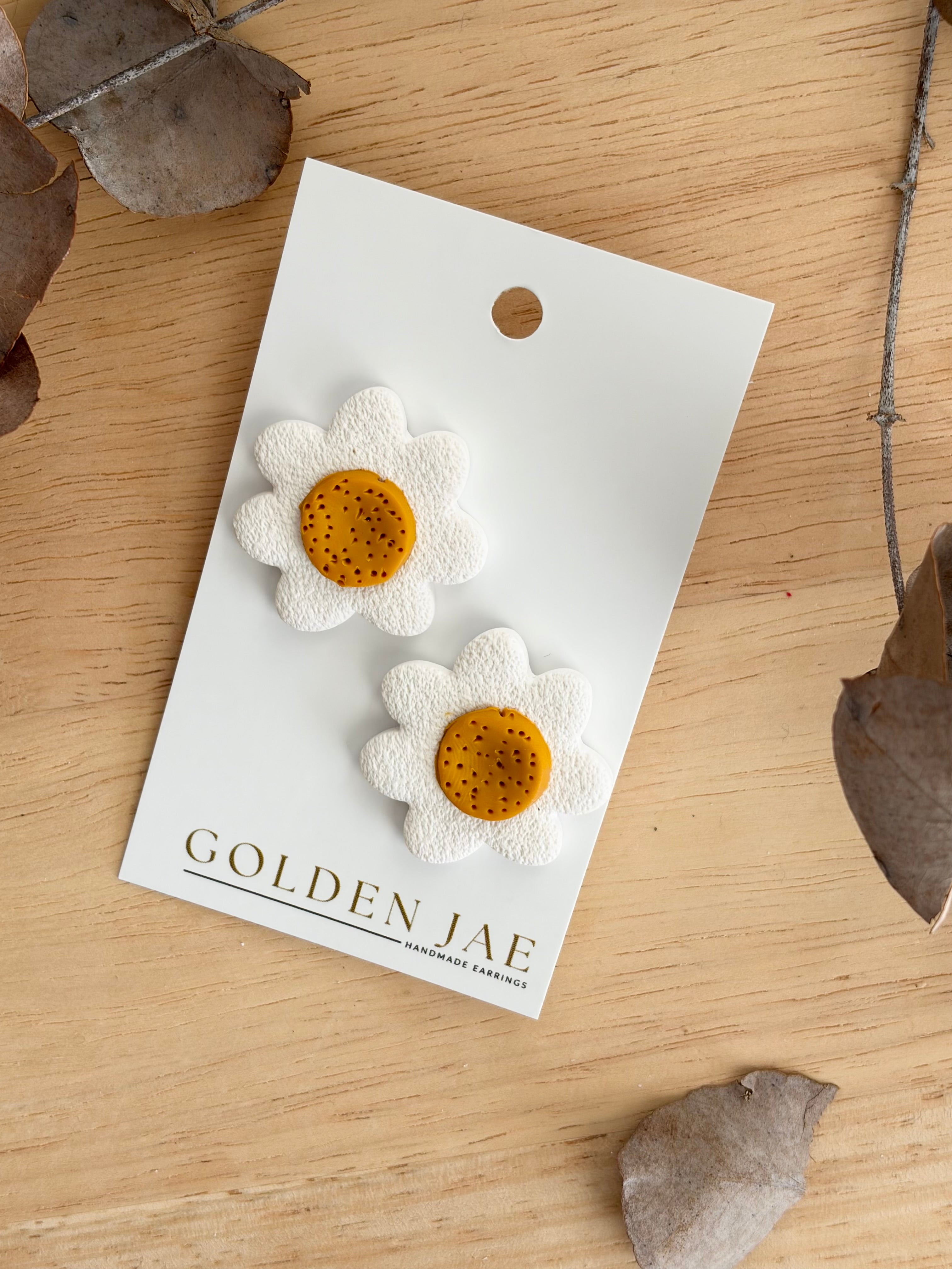 Statement Daisy Studs