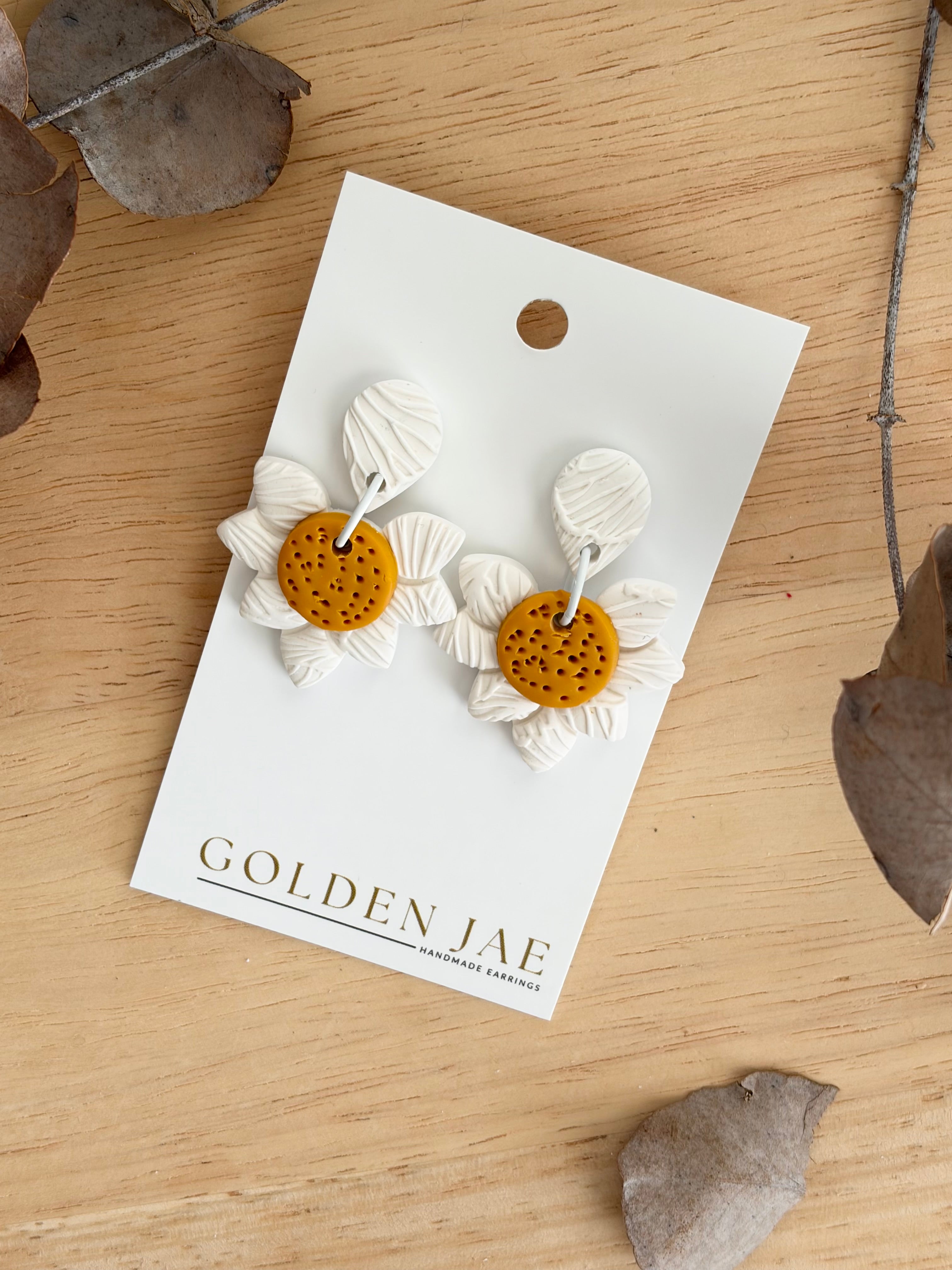 Daisy Darling Dangles #01