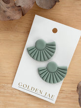 Load image into Gallery viewer, Fan Studs
