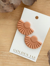 Load image into Gallery viewer, Fan Studs
