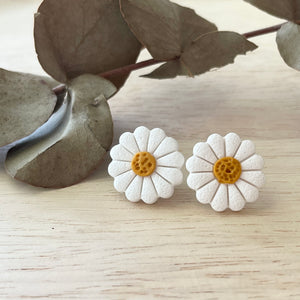 Daisy Studs (Clay)