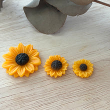 Load image into Gallery viewer, Sunflower Studs Yellow (Resin)
