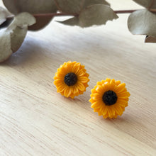 Load image into Gallery viewer, Sunflower Studs Yellow (Resin)
